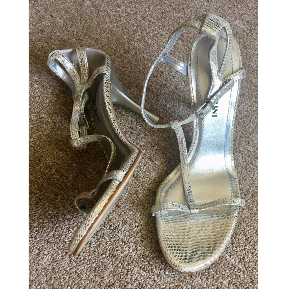 TRENDING! Sparkly Dress Up Perfect Gianni Bini Heels